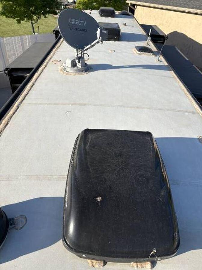 Used 2023 Luxe Elite 44FL Fifth Wheel