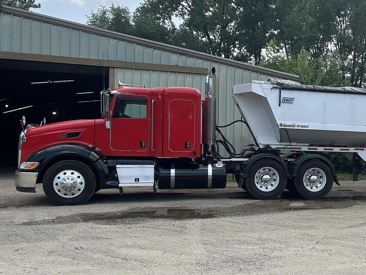 Used 2016 Peterbilt 386 Conventional Sleeper Semi