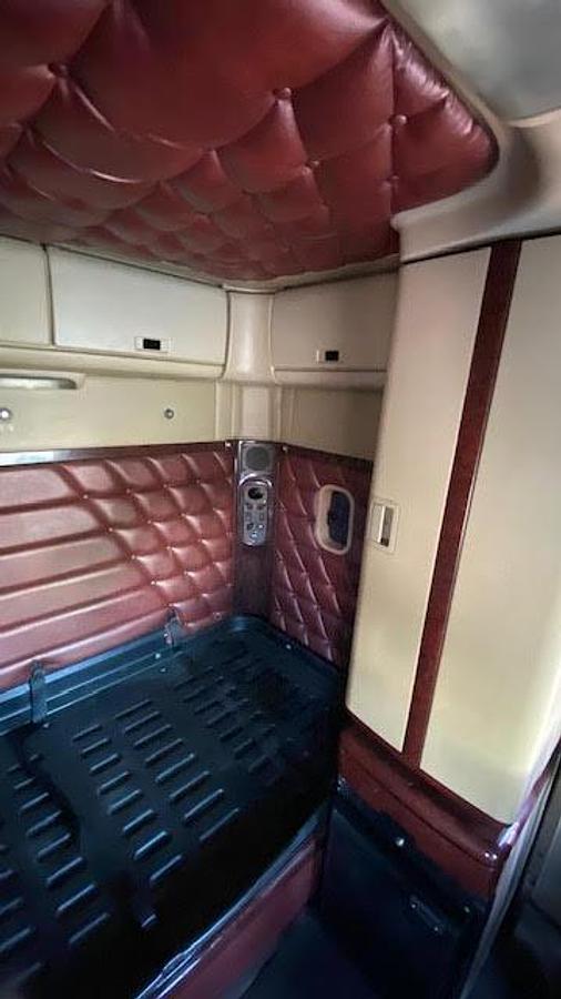 Used 2011 Freightliner Coronado 132