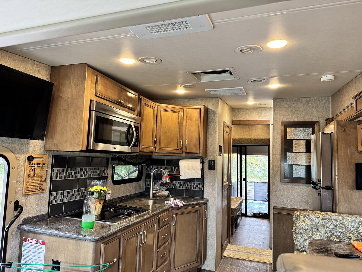 Used 2020 Thor Motor Coach Outlaw 37RB