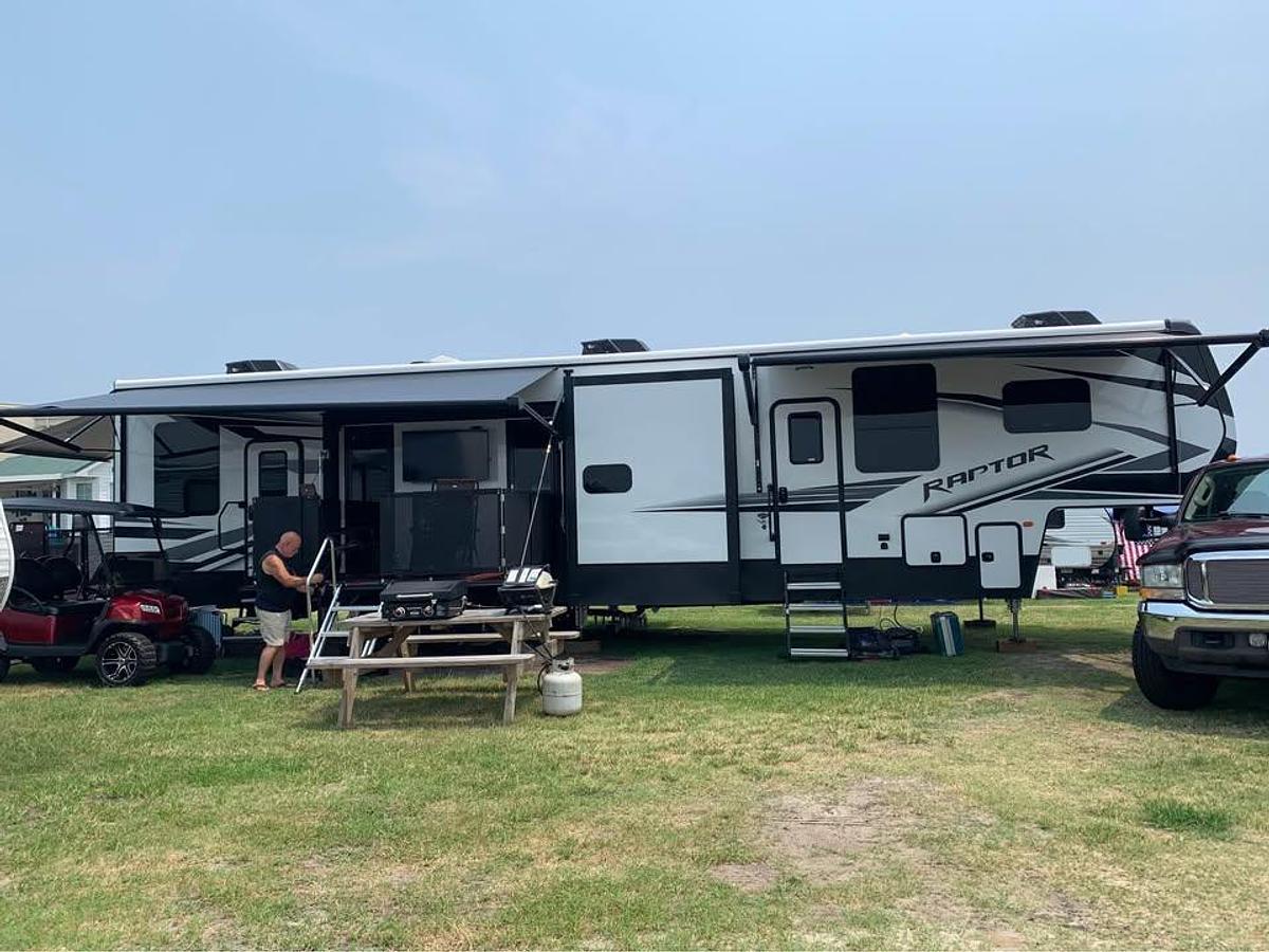 Used 2021 Keystone Raptor 429 Luxury Toy Hauler