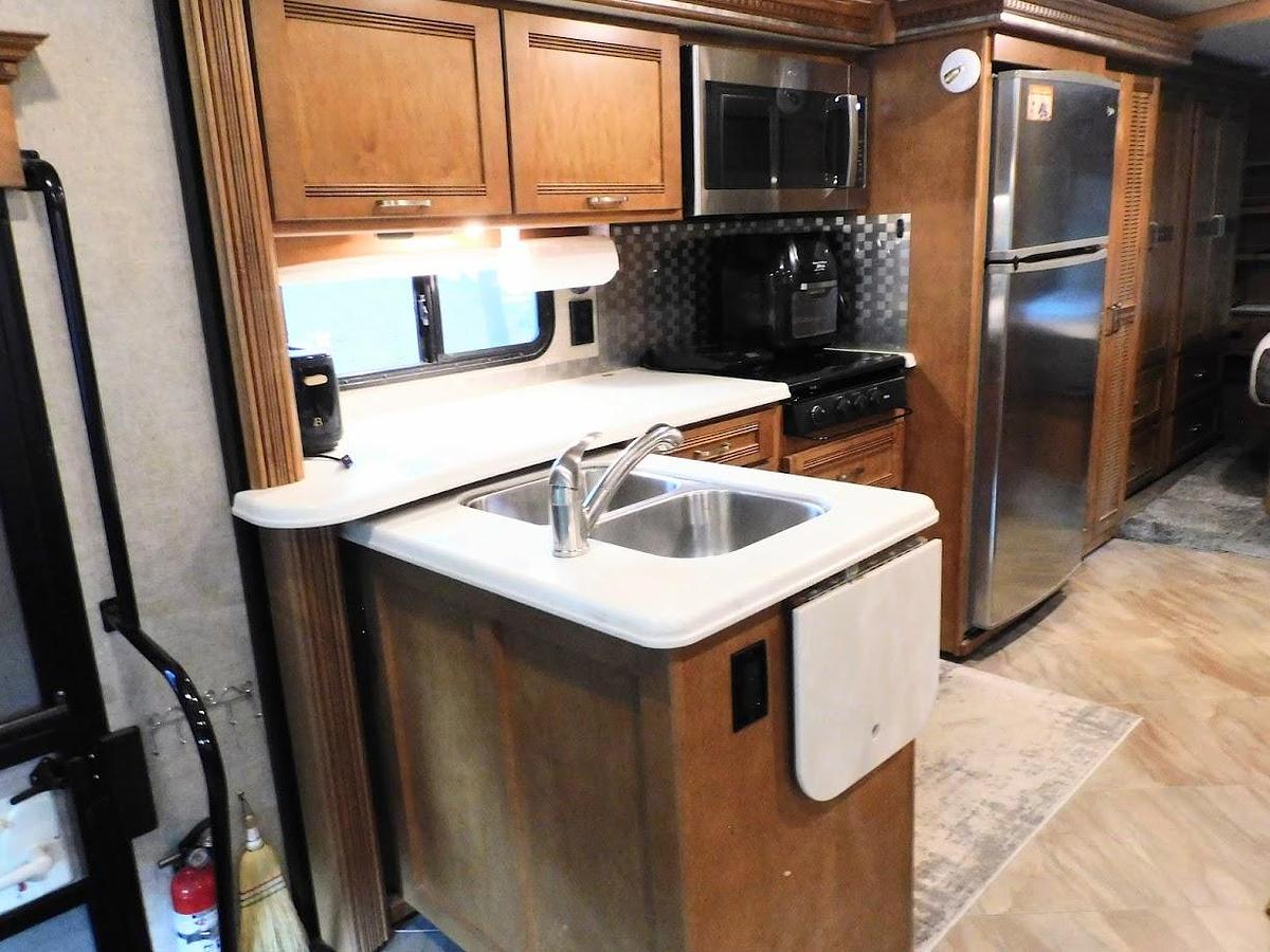 Used 2018 Winnebago Forza 34T