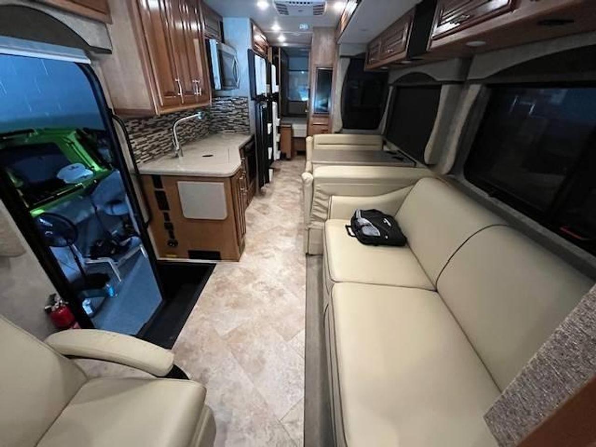 Used 2016 Fleetwood Southwind 32VS Class A Motorhome