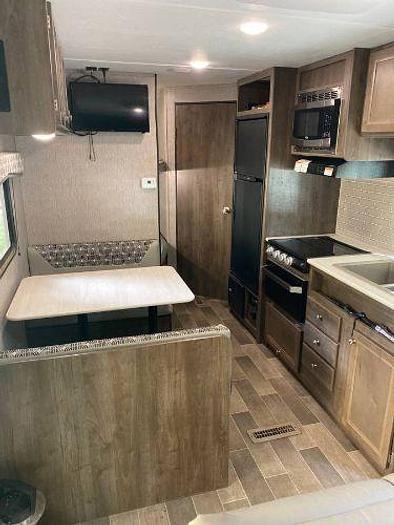 Used 2019 Coleman Lanteren