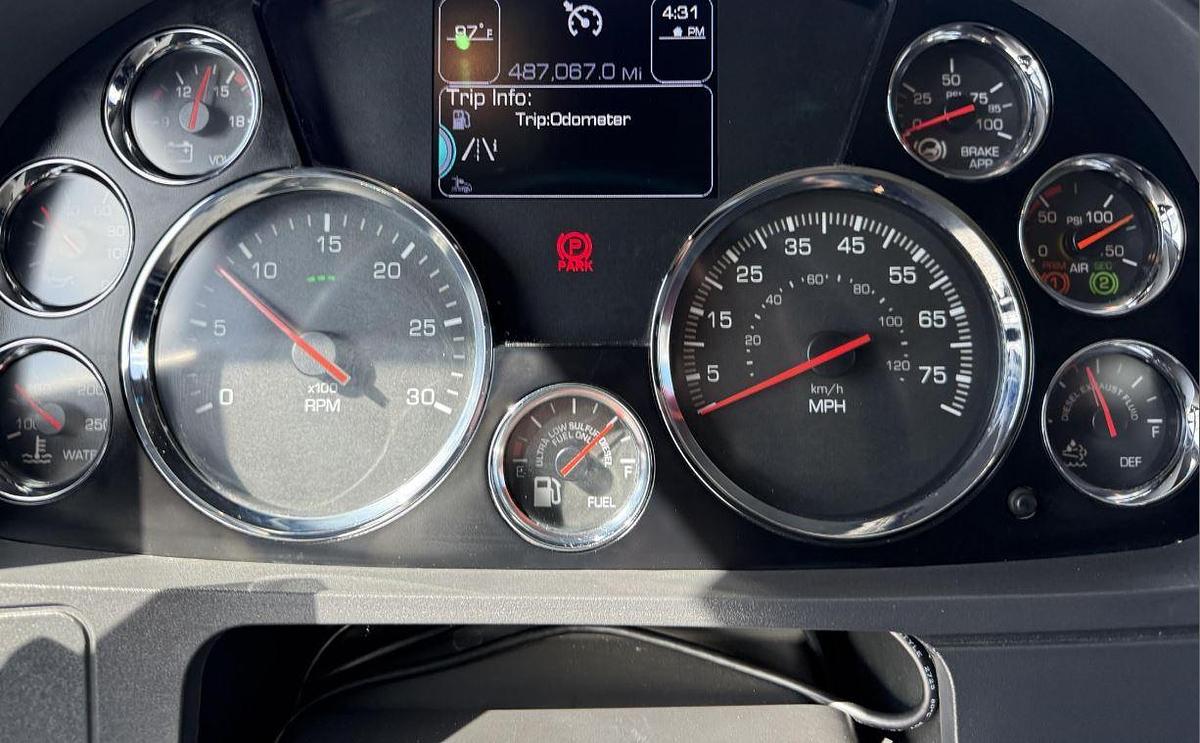 Used 2021 Kenworth W990