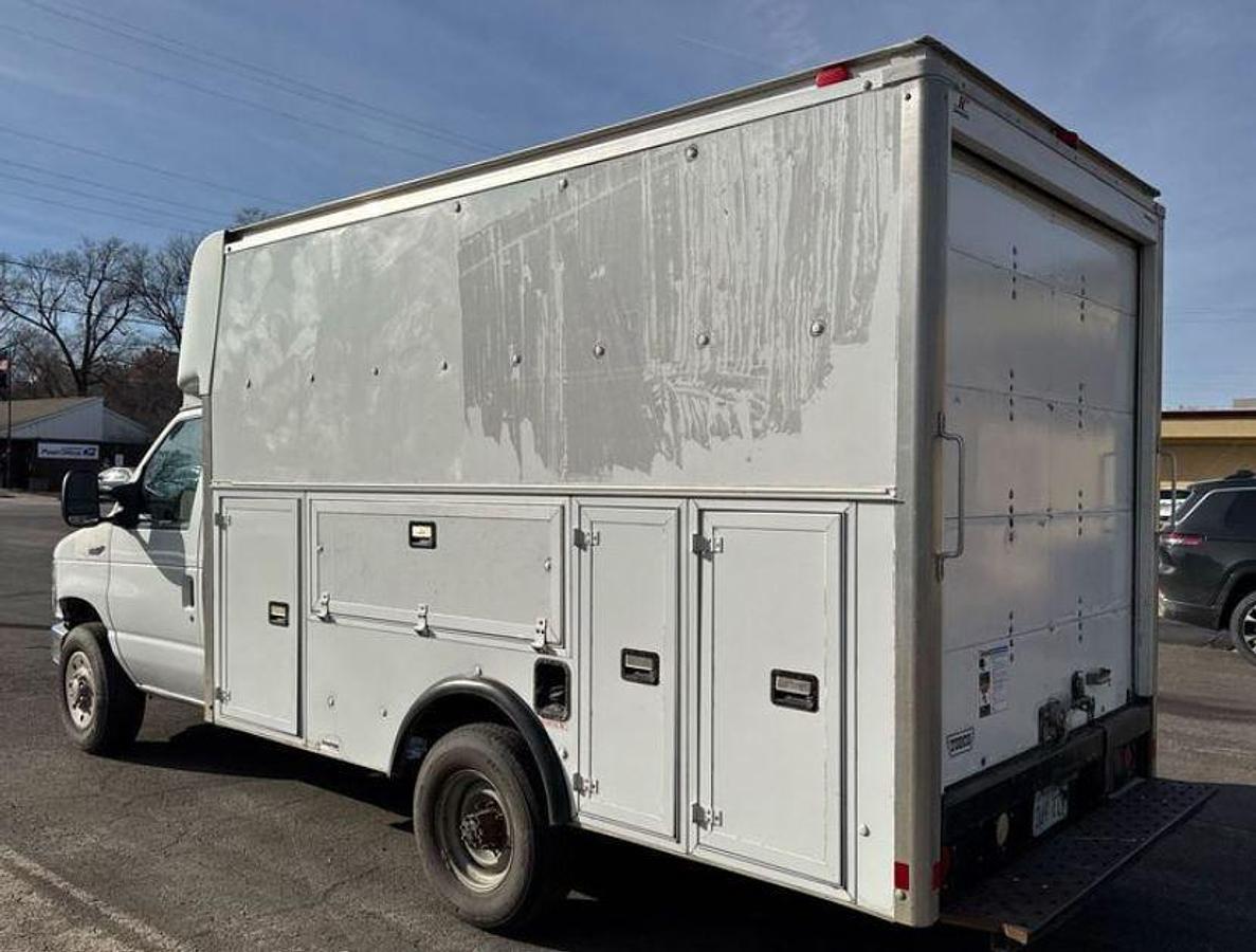 Used 2012 Ford E350 Super Duty Box Truck