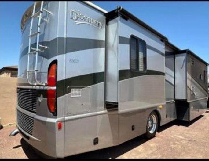 Used 2006 Fleetwood Discovery 39S