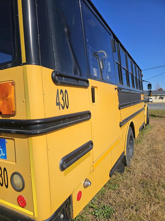 Used 2009 Freightliner Bus