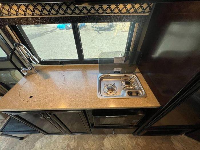 Used 2017 Thor Siesta 24SS