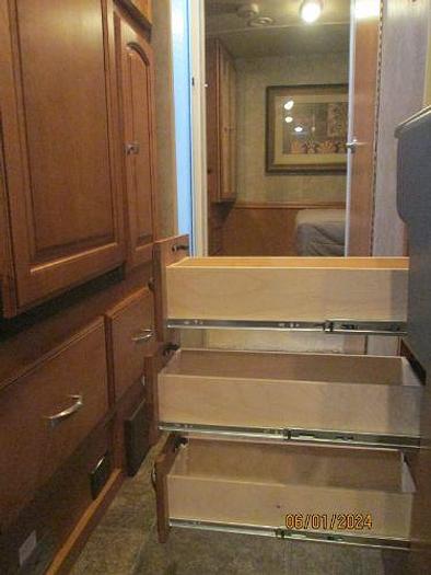 Used 2013 Winnebago Vista 30T