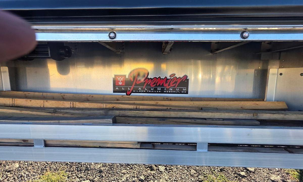 Used 2026
WILSON 53 ft x 102 in Curtain Side