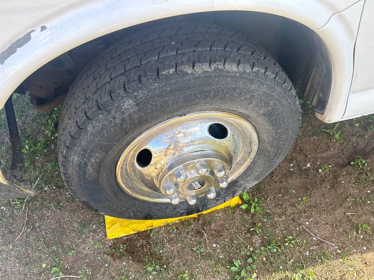 Used 2006 Chevrolet Four Winds 5000 Class C Motorhome