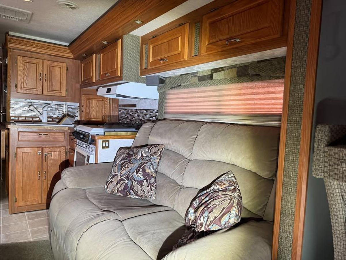 Used 2004 Bigfoot 30MH29SL Class C Motorhome