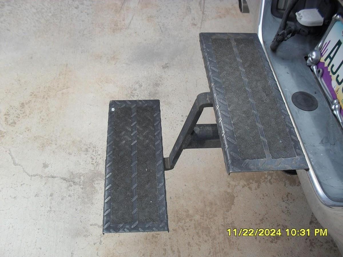 Used 2010 RAM 1500 with Six-Pac Camper