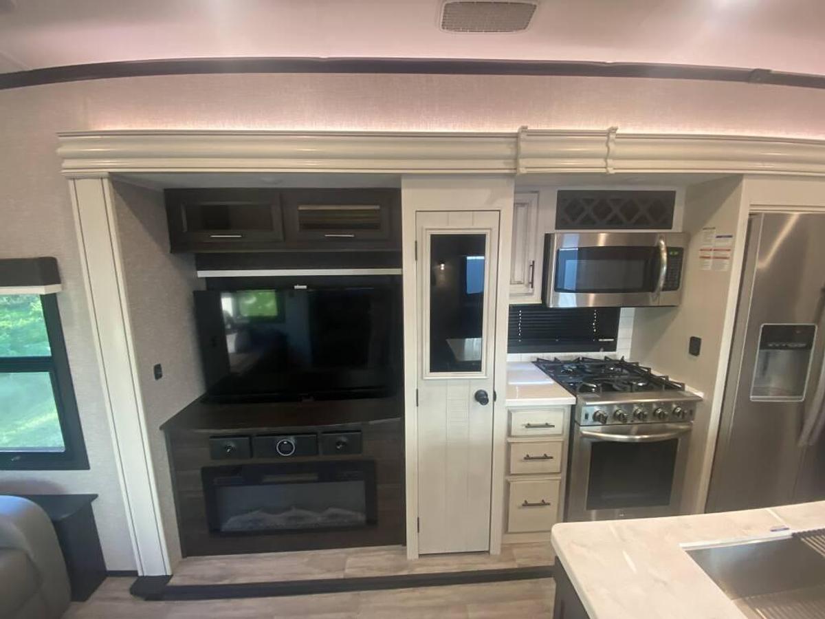Used 2022 Jayco Northpoint 377RLBH Fifth Wheel