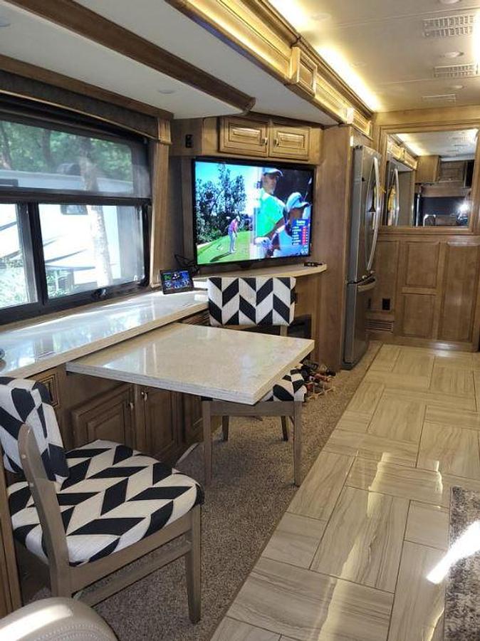 Used 2019 Fleetwood Discovery 40D LXE