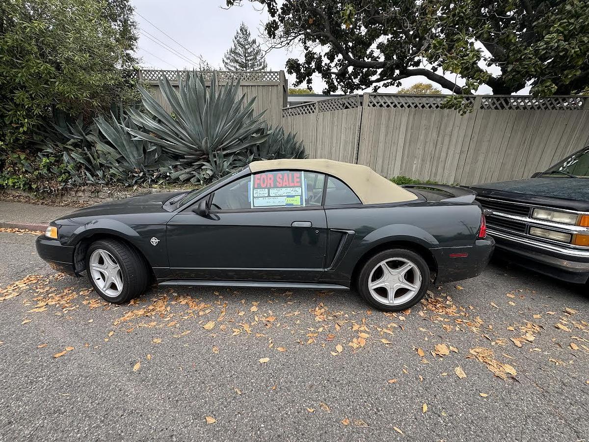 Used 1999 Ford Mustang GT Convertible