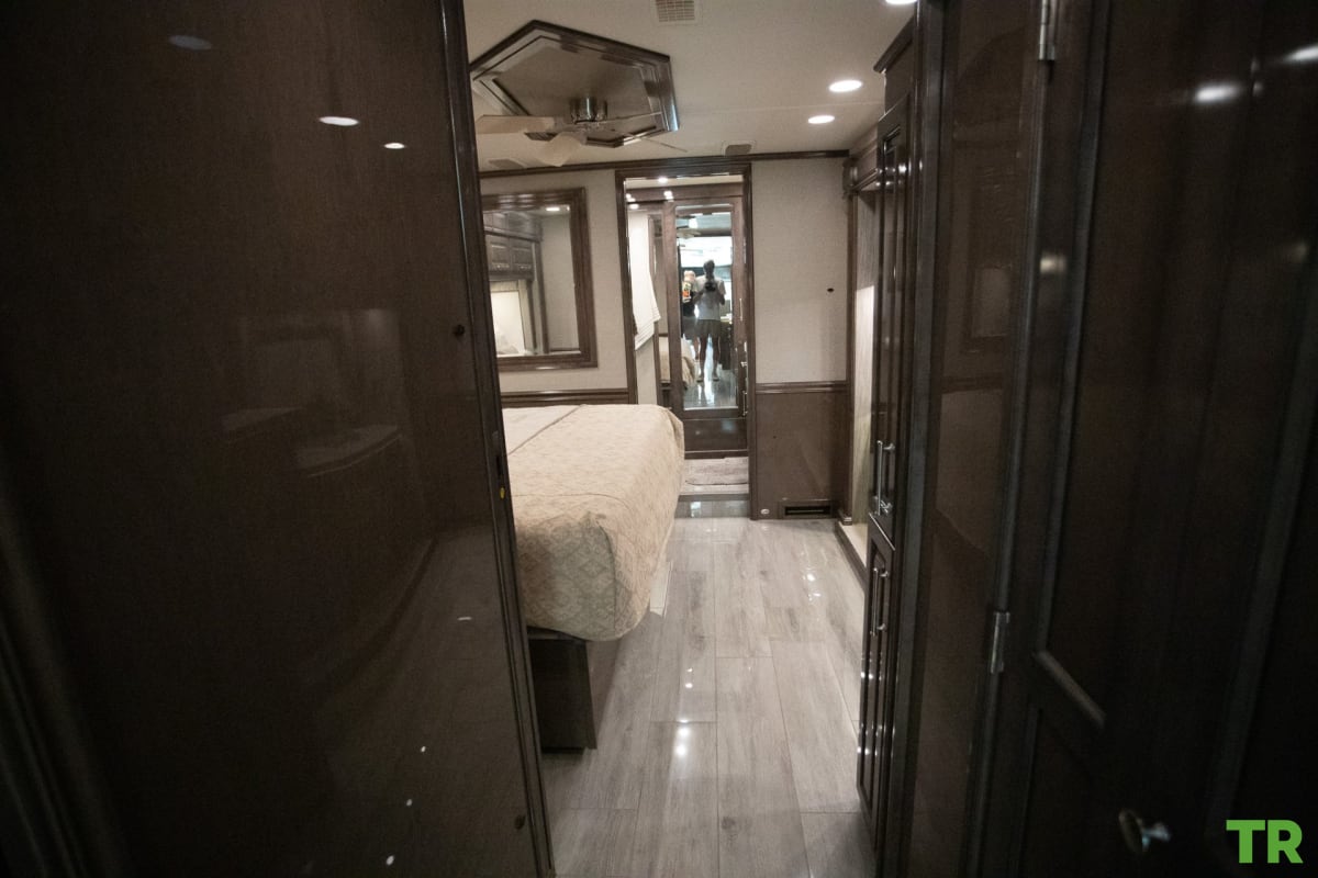 Used 2020 Entegra Aspire 44R | 450 HP Cummins Diesel | Bath & Half | Luxury Coach | Only 16,000 Miles