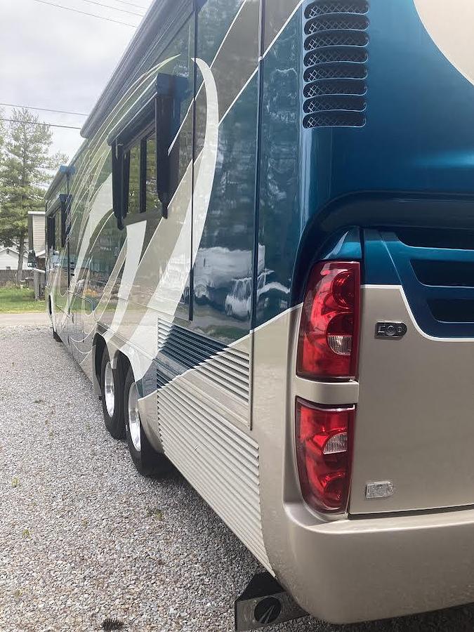 Used 2005 Monaco Signature Castle IV Class A Motorhome