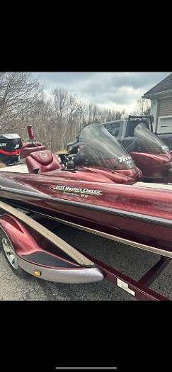 Used 2002 Triton Bass Master Classic