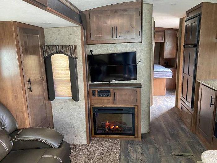 Used 2020 Outdoors 25RDS Mountain Series