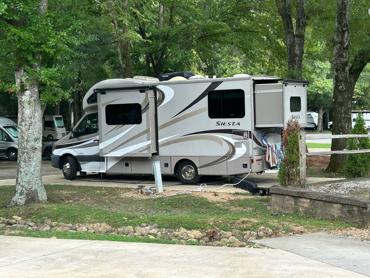Used 2016 Thor Motor Coach Siesta