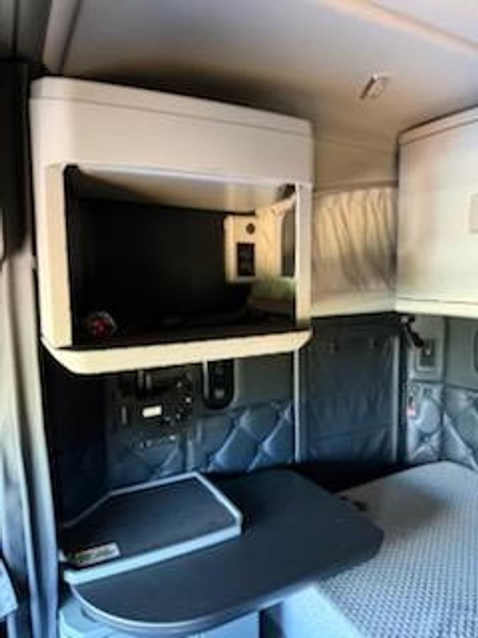 Used 2020 Kenworth W990