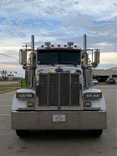 Used 2006 Peterbilt 378 Wrecker Tow Truck