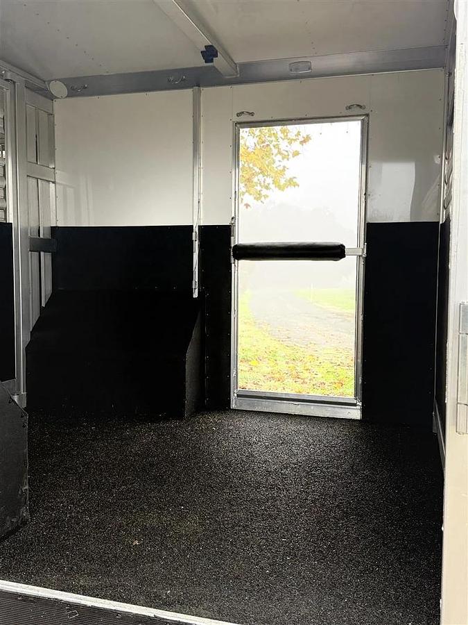 Used 2024 4 Star HTXG6H358086 9 Horse Trailer