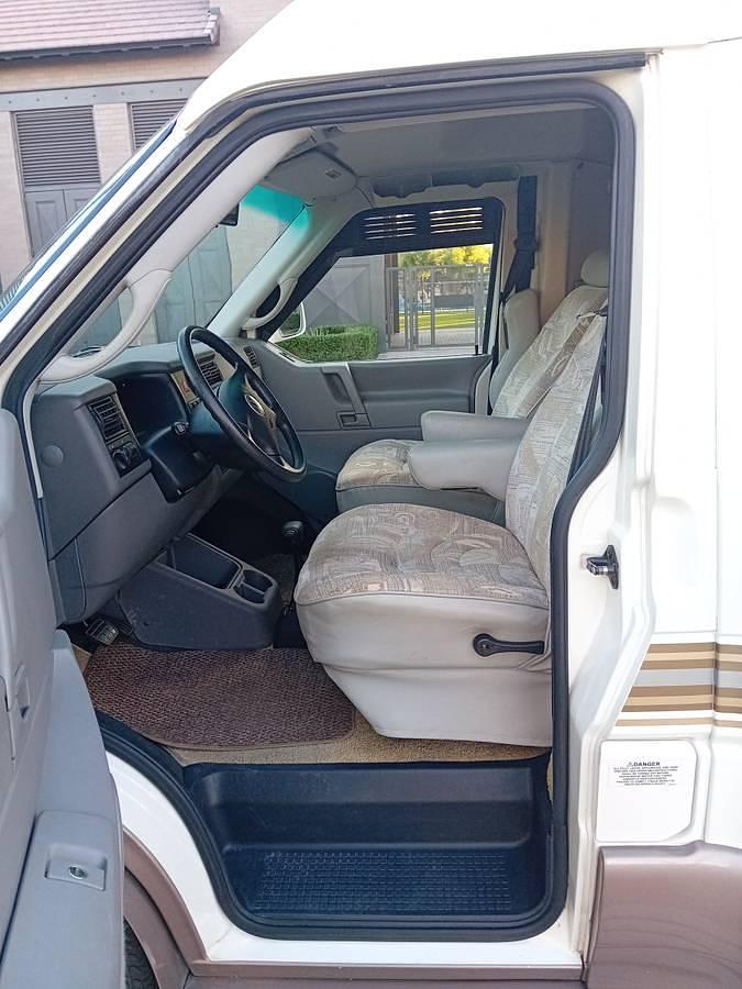 Used 2005 Winnebago Rialta