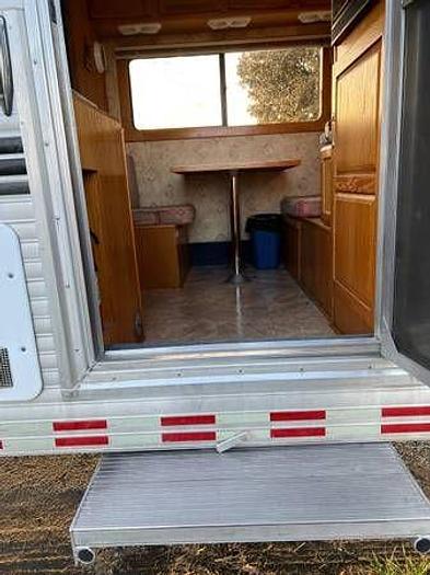 Used 2000 Sundowner Sunlite with Hitch