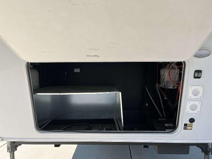 Used 2023 Palomino Columbus 379MB