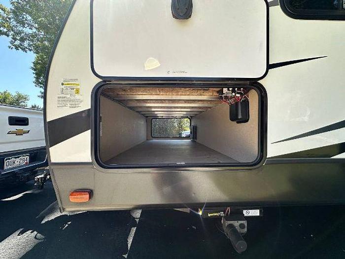 Used 2018 Dutchmen Kodiak Ultimate 240BHSL