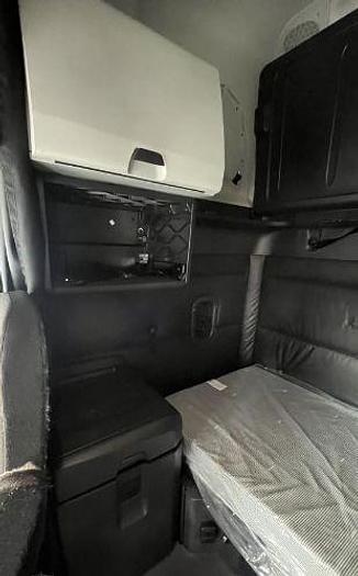 Used 2024 Freightliner CASCADIA 126