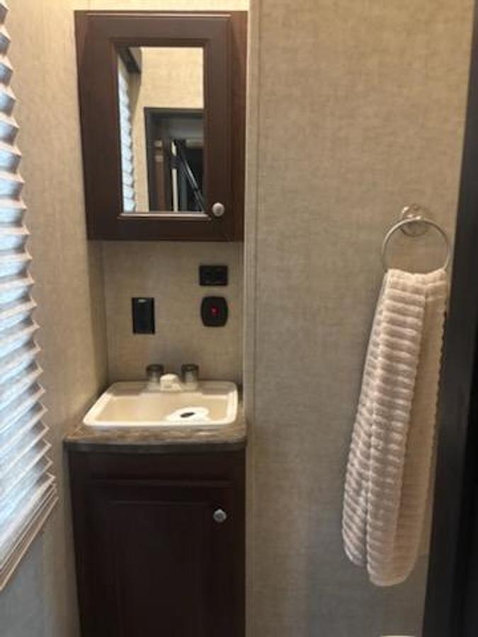 Used 2017 Keystone Impact Fusion IP386