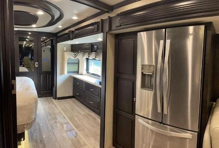 Used 2017 Newmar Essex 4553