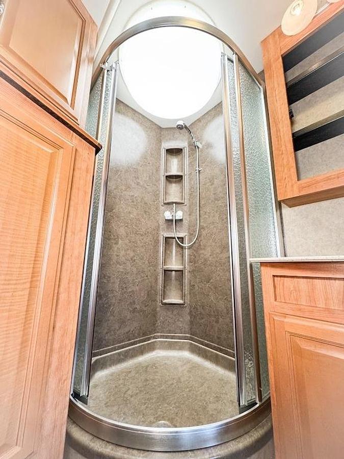 Used 2010 Fleetwood Discovery 40X
