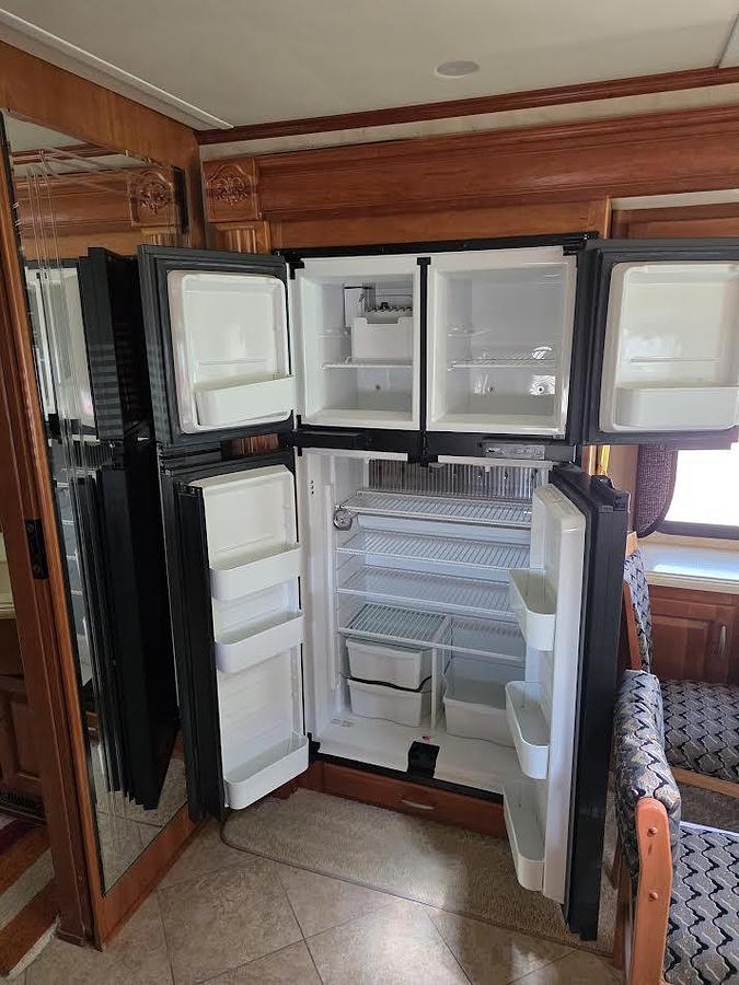 Used 2009 Holiday Rambler Scepter 42PDQ Class A Motorhome