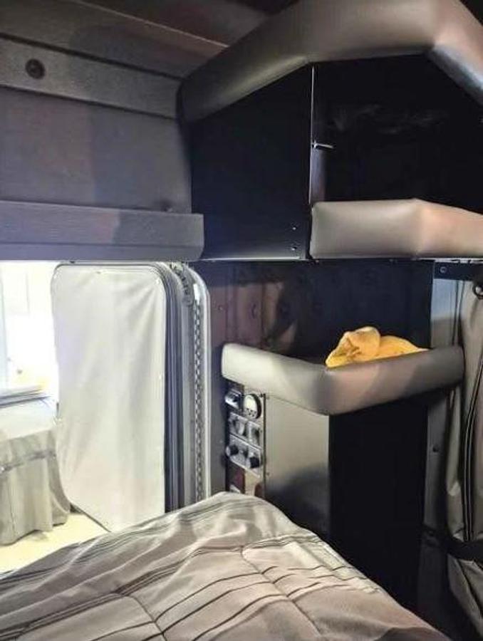 Used 2026 Kenworth W900L Sleeper Semi Truck