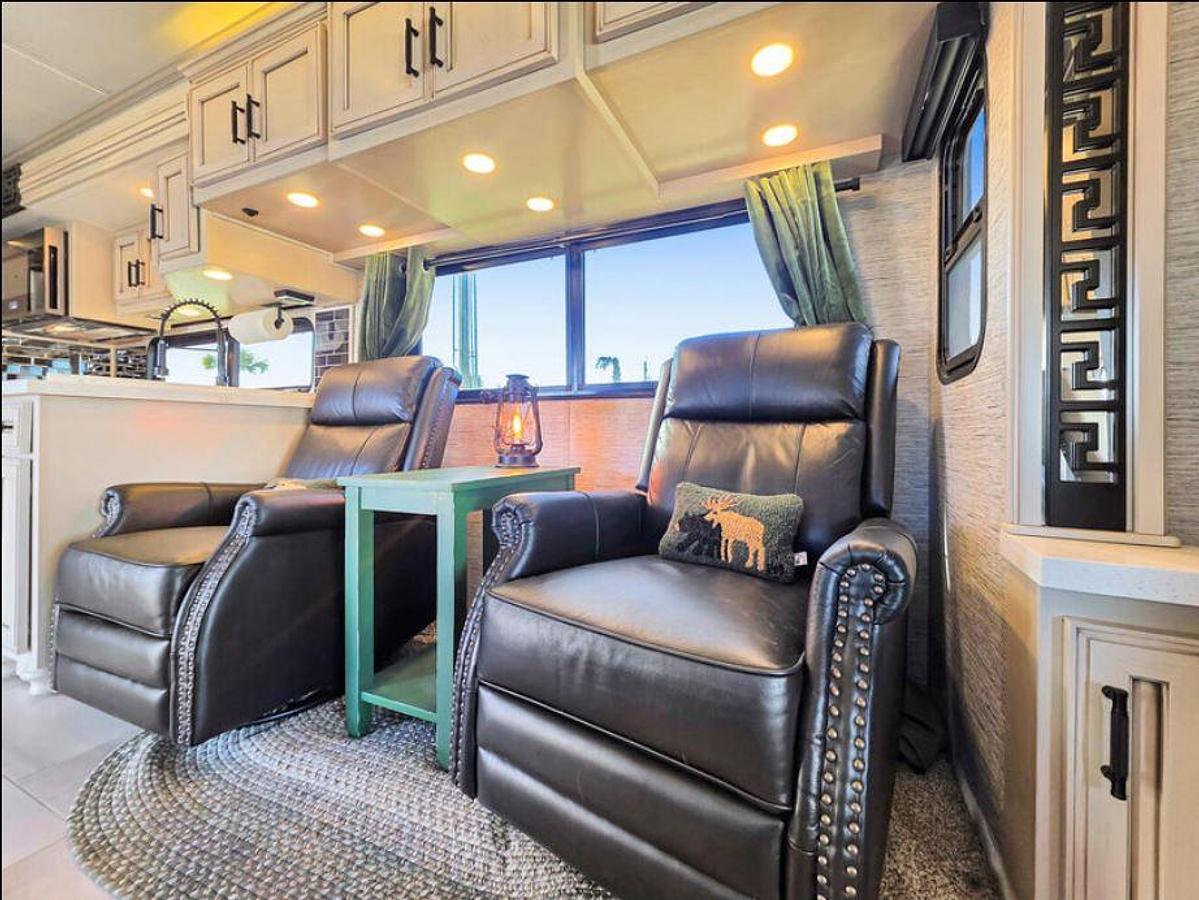 Used 2021 Newmar Super Star 4061