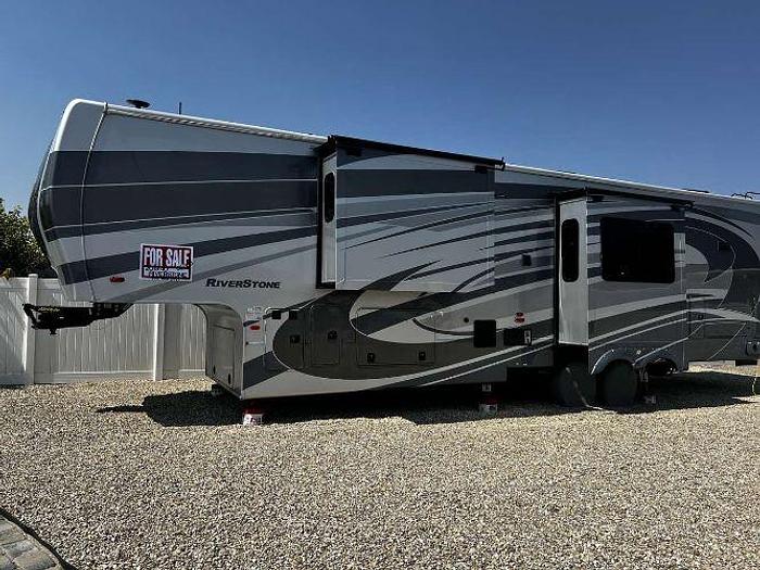 Used 2019 Forest River Riverstone 39RKFB