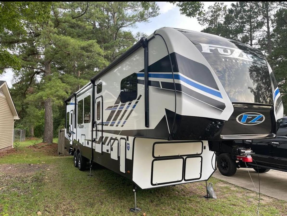 Used 2022 Keystone Fuzion 373 Fifth Wheel Toy Hauler