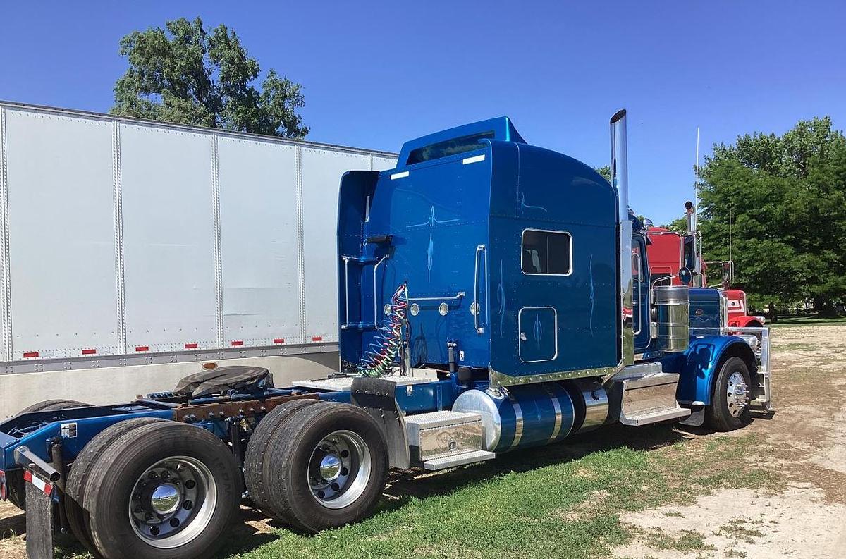 Used 2017 Peterbilt 389