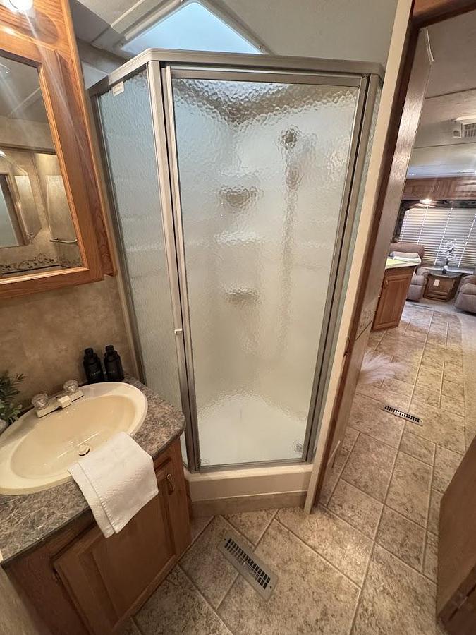 Used 2010 Jayco Eagle 320RLDS Travel Trailer