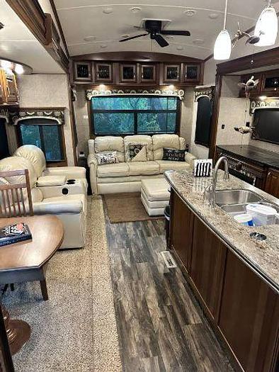 Used 2016 Jayco Pinnacle 36FBTS