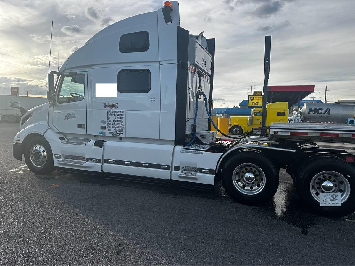 Used 2020 Volvo VNL860 XL Globetrotter