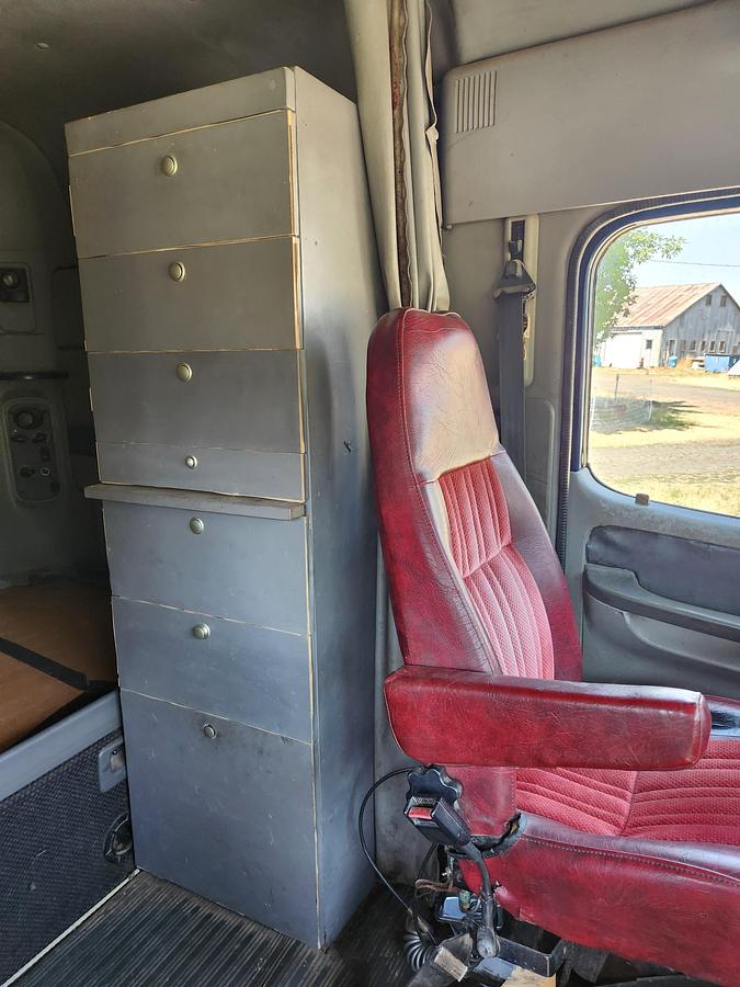 Used 1997 Freightliner 120