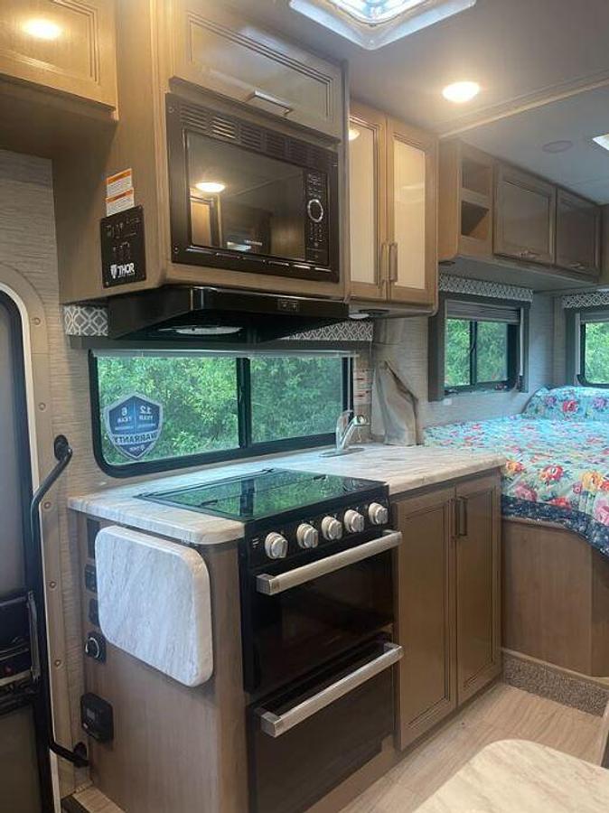 Used 2022 Thor Motor Coach Coleman 23CM Class C Motorhome