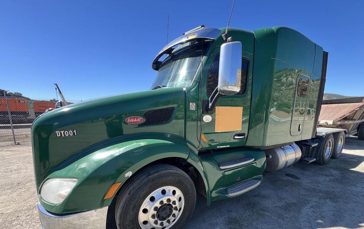 Used 2015 Peterbilt 579