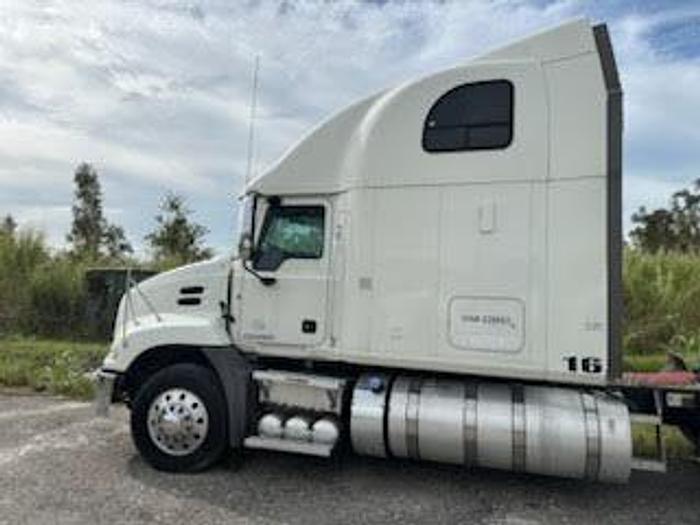 Used 2013 Mack Pinnacle